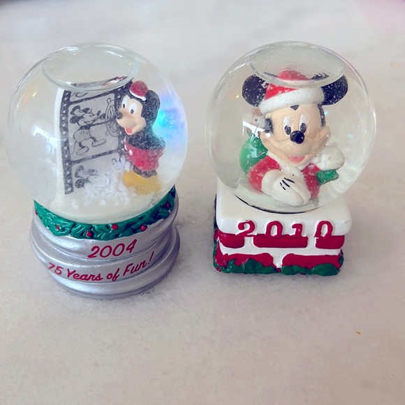 Disney Christmas Mini Snow Globes! - Picture 1 of 1